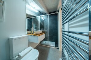 Hair dryer - Sandoñana Palace | by Urban Hosting suite 12 (Villafufre)