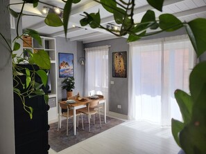 Dining - Art And Green Home Metro Colli Albani, apartment in Rome (Roma)
