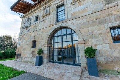 Sandoñana Palace | by Urban Hosting suite 3