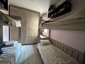Desk, iron/ironing board, free WiFi, bed sheets - Vrbo Property (Maringá)