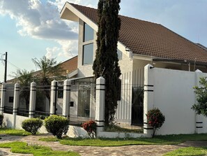 Exterior - Vrbo Property (Maringá)
