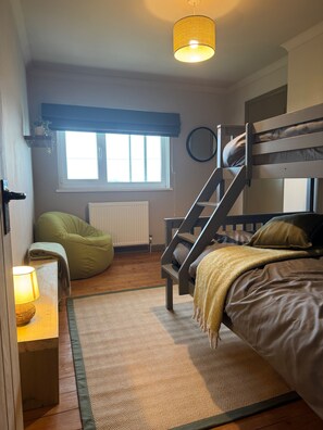 2 bedrooms, iron/ironing board, free WiFi, bed sheets - Llysawelon 2-bed Cottage, Sleeps 5, Pets Ok (Carmarthen)