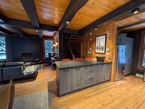 Interior - Luxury Chalet Boréal with 4 bedrooms, spa, A/C, pool, tennis,lake (Lac-Supérieur)