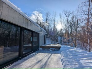 Terrace/patio - Resort Spahaus, 2 bedrooms, A/C, Club de la Pointe, lake, hot tub (Lac-Supérieur)