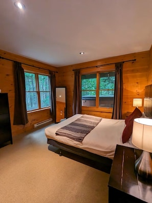 4 habitaciones, tabla de planchar con plancha, wifi y ropa de cama 
