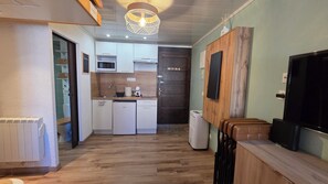 Private kitchen - Vrbo Property (Le Barcarès)