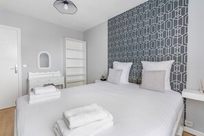 2 bedrooms, iron/ironing board, WiFi, bed sheets - Private parking, Office with screen, Near Paris & La Défense | 74m2 (Asnières-sur-Seine)
