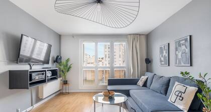 Parking privé, Bureau avec écran, Proche Paris & La Défense | 74m2