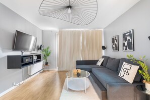 Living area - Private parking, Office with screen, Near Paris & La Défense | 74m2 (Asnières-sur-Seine)