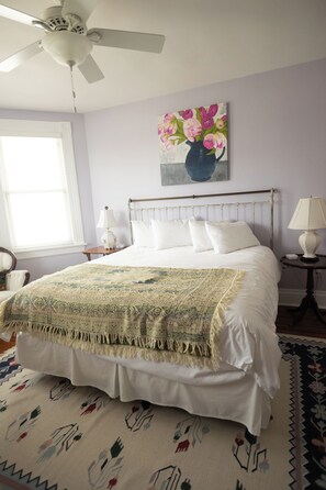 2 habitaciones, tabla de planchar con plancha, wifi y ropa de cama 