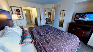 In-room safe, iron/ironing board, WiFi, bed sheets