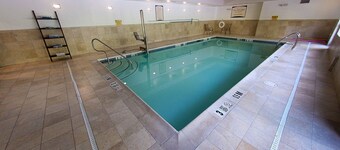 Spacious 1BR Suite w/ Kitchenette in Poconos
