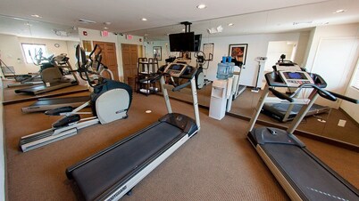 Poconos Studio Suite w/ Kitchenette | Free Breakfast