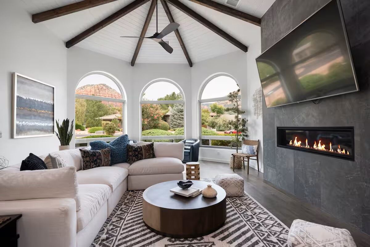 TV, fireplace