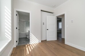Hårføner, håndklær og såpe