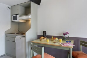 Dining - Charmant studio proche de l’aéroport avec clim (Merville (Haute-Garonne))