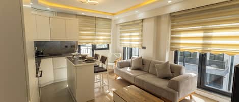 Comfort Apartment, Balcony | Living area