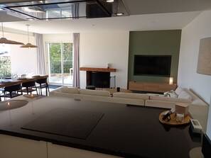 Interior - LARGE APARTMENT WITH SEA VIEW (Cavalaire-sur-Mer)