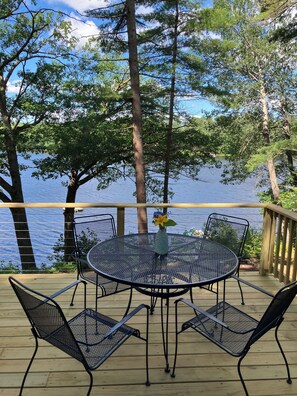 Outdoor dining - Sunset View Pemaquid Lake Cottage in the Heart of the Midcoast Region (Nobleboro)