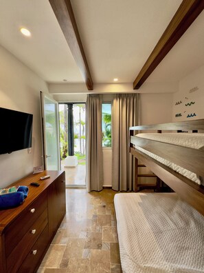 Luxury Double Room Single Use, Sea View | Free WiFi - Verdaad Mansion (Tamanique)