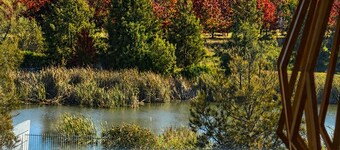 Modern 2-Storey 5BR House | Family, Pets Friendly & Pond Views