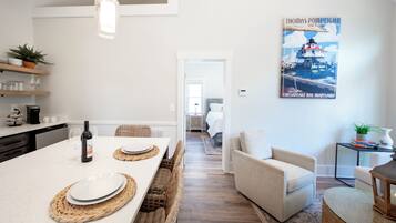 Bungalow | Iron/ironing board, free WiFi