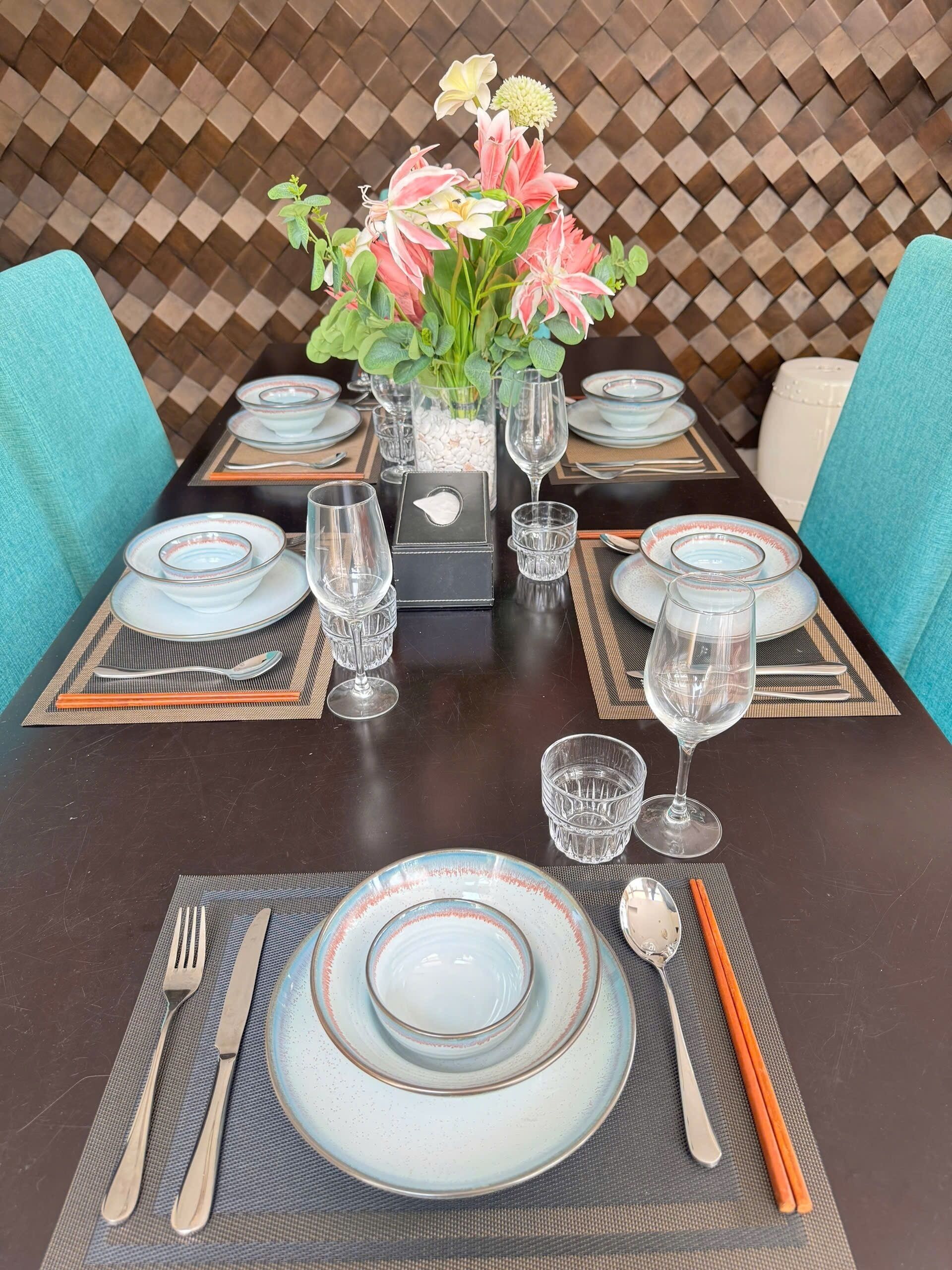 Villa, 4 Bedrooms, Beach View | Dining