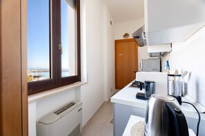 Fridge, oven, stovetop, coffee/tea maker - Relax in riva by Monholiday (Monopoli)
