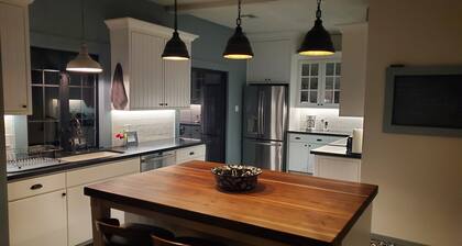 Welcoming 2-bedroom house with AC in charming San Simon