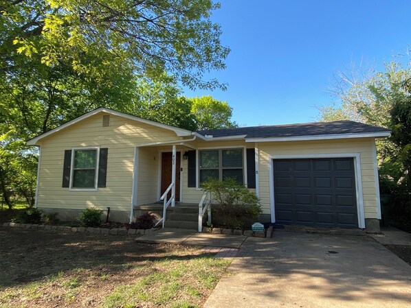 Exterior - Midtown Waxahachie (Waxahachie)