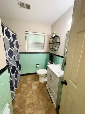 Bathroom - Midtown Waxahachie (Waxahachie)