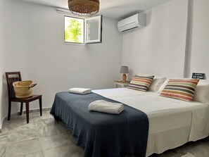 4 slaapkamers, een bureau, een strijkplank/strijkijzer, gratis wifi