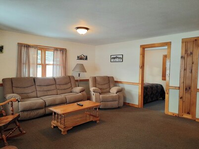 Lakeview 1 — First Lake Access • 2 Bedrooms • Sleeps 4 • Dock Space • Snowmobile Trail