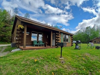 Lakeview 3 • First Lake Access • Sleeps 7 • Dock Space • On Snowmobile Trail • 3BR