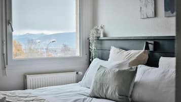 Double Room, Partial Lake View | Desk, laptop workspace, free WiFi