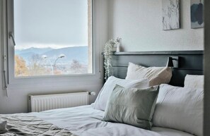Double Room, Partial Lake View | Desk, laptop workspace, free WiFi - Les Loges Du Leman (Crozet)