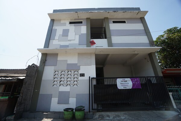 Hotel O Singgah Sini Homestay Syariah - Malang