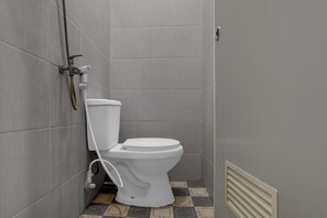Standard Double Room | Bathroom