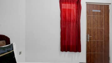 Kamar Double Standar | Seprai premium, Wi-Fi gratis, dan seprai linen