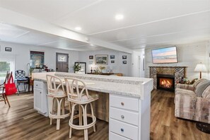 Interior - Lake Ozark Getaway With Fire Pit & Flat Lot (Lake Ozark)