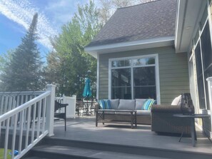 Terrace/patio - Cobblestone Castle | Torch Lake (Alden)