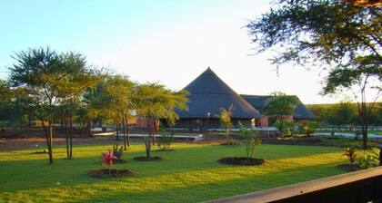 Chobe Lesoma Chalets Hotel