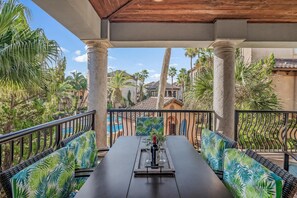 Casa, varias camas (Casa del Mare) | Restaurante al aire libre