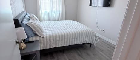 4 bedrooms, iron/ironing board, free WiFi, bed sheets