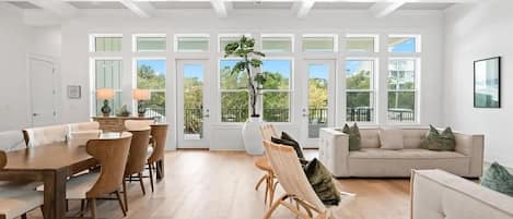 House, Multiple Beds (30a All Day) | Living area