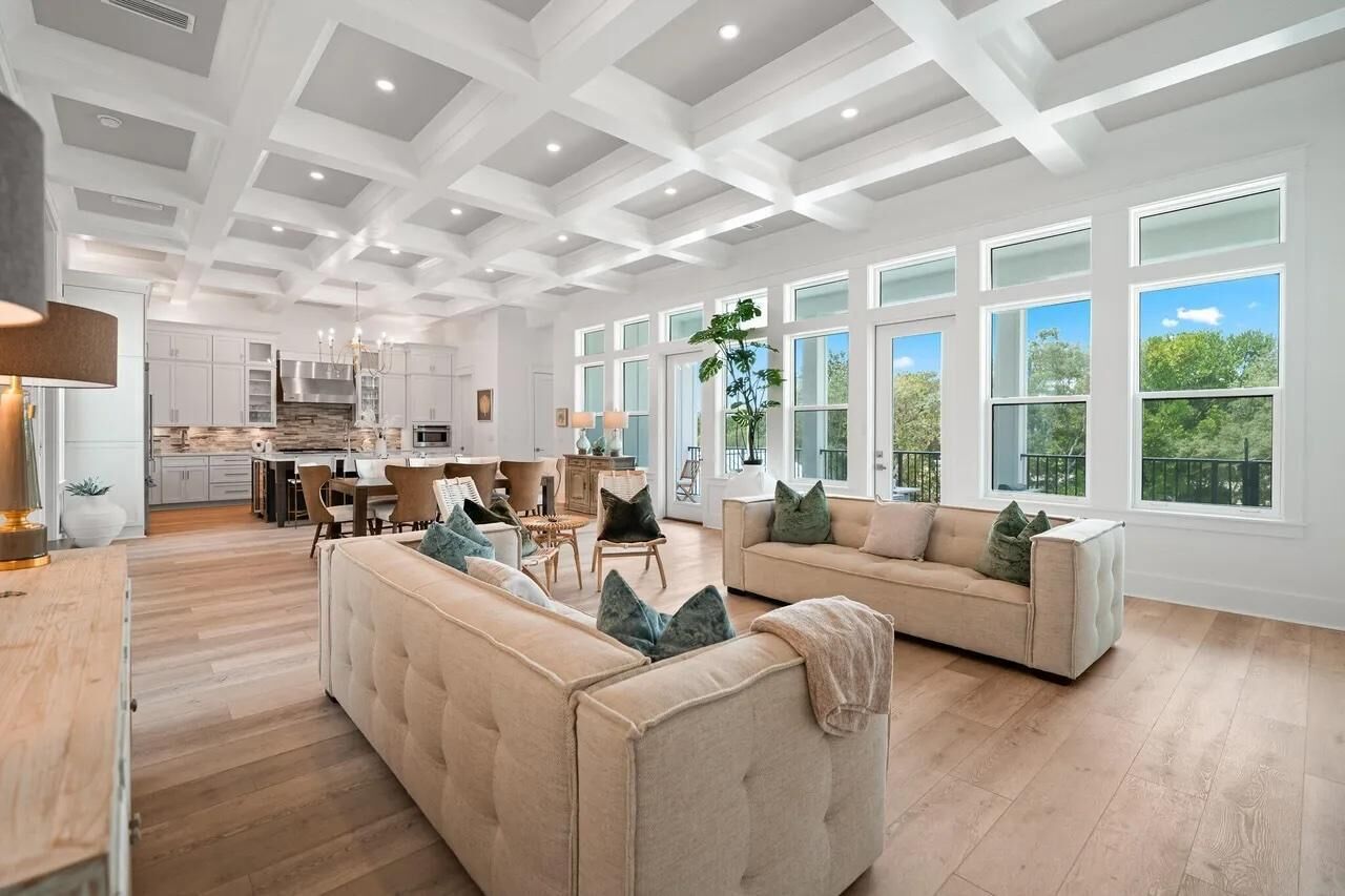 House, Multiple Beds (30a All Day) | Living area