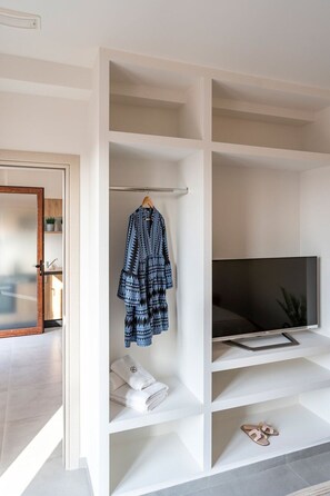 Interior - Viila Thalorien, Furnished Terrace, Rhodes (Notia Rodos)
