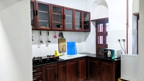 Apartment, 1 Bedroom, Accessible, City View | Interior - The Hub Train House Violeth (Zanzibar Town)