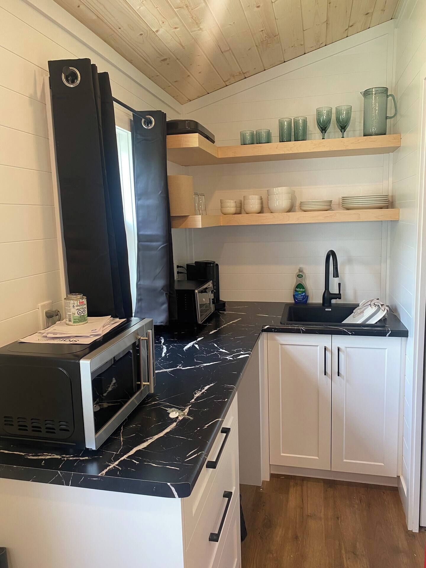 Family Cabin, Garden View | Private kitchen