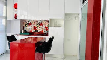 Luxe kamer, uitzicht op zwembad | Dineren